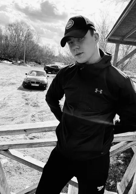 Влад из Донецка, мне 30, познакомлюсь без обязательств