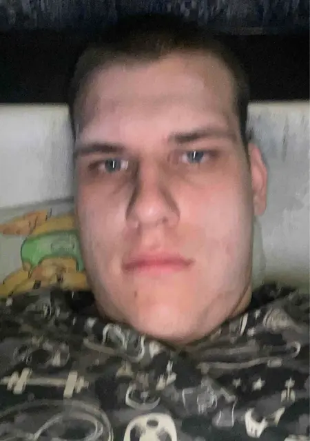 Даня из Житомира, мне 18, познакомлюсь для постоянных отношений