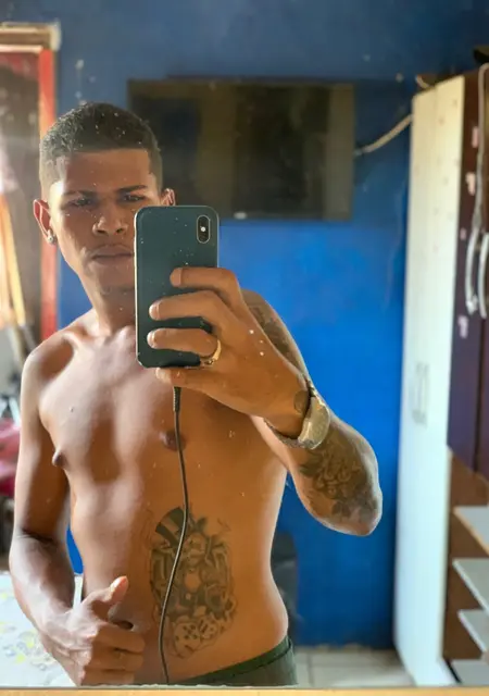 Rogin из Серра, мне 23, познакомлюсь на одну ночь