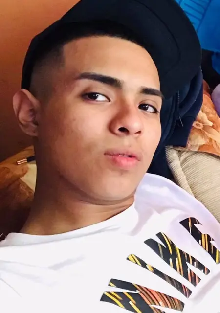 Justin из Мадрида, ищу на сайте знакомства на одну ночь