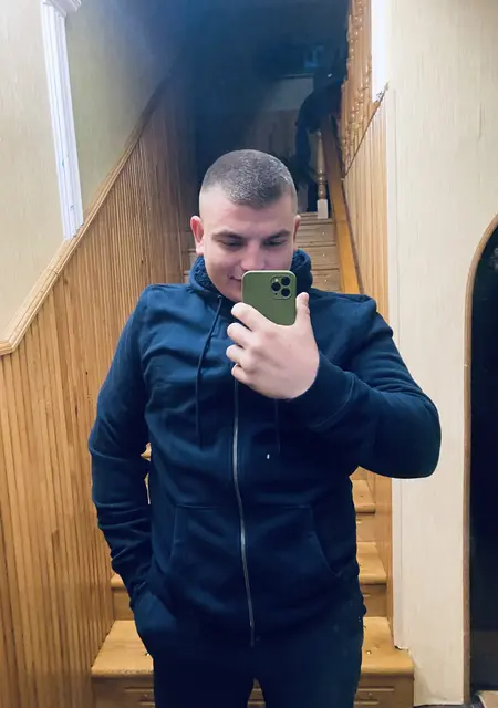 Я Григорій, 25 років, знайомлюсь без зобов'язань у Мукачеве