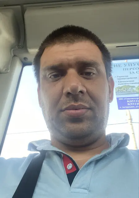 Я Павел, 41, из Парижа, ищу знакомства на одну ночь