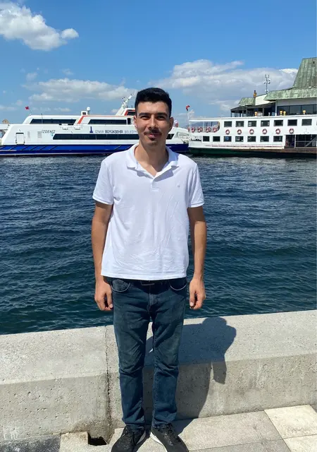 Я Emre, 25, из Тире, ищу знакомство для постоянных отношений