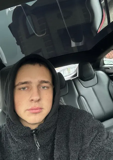 Никита из Праги, ищу на сайте знакомства без обязательств