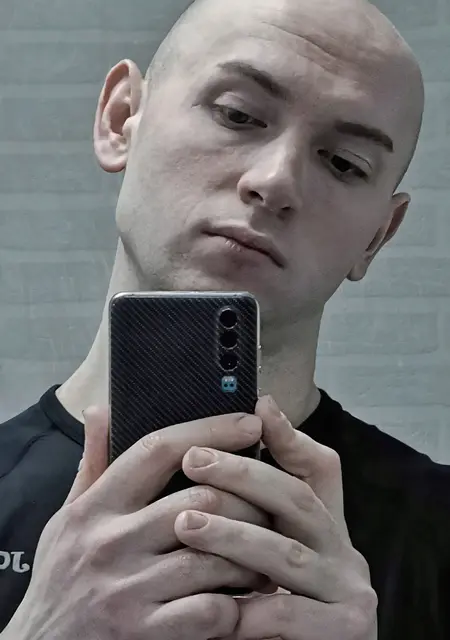 Иван из Макеевки, мне 24, познакомлюсь для открытые отношения