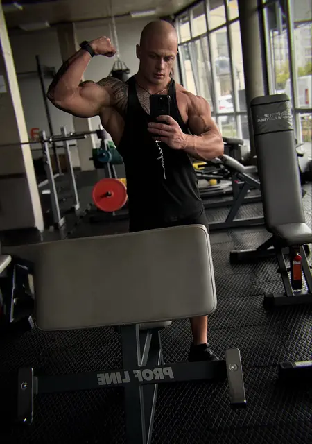 Анатолій из Львова, мне 30, познакомлюсь для приятного времяпровождения