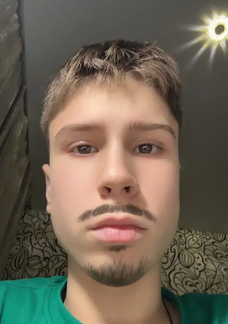 Я Богдан, 19, знакомлюсь на одну ночь в Могилёве