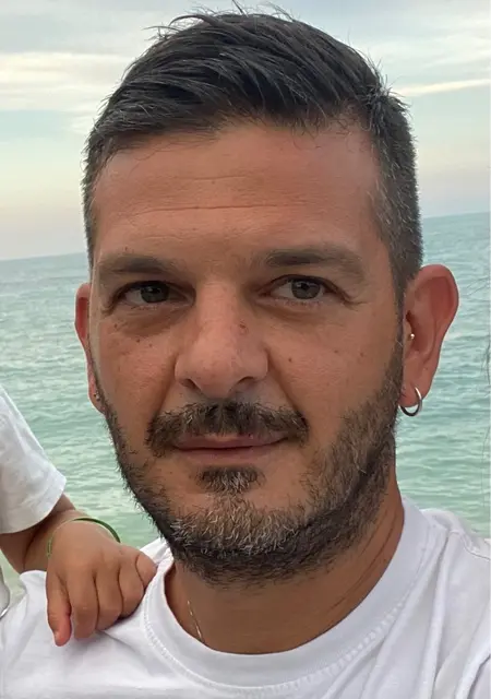 Я Riccardo, 44, знакомлюсь для вирта в Риме