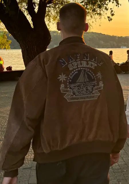 Максим из Каменского, мне 19, познакомлюсь на одну ночь