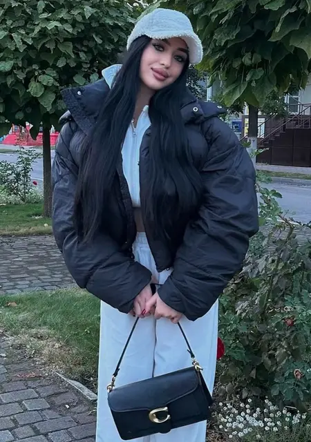 Полина из Кривого Рога, мне 23, познакомлюсь на одну ночь