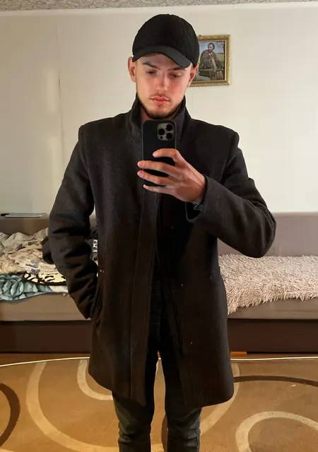 Я Олег, 18, из Дрогобича, ищу знакомство для постоянных отношений