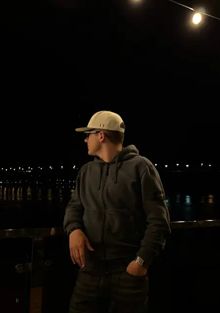 Oleg з Черкас, шукаю на сайті відкриті стосунки