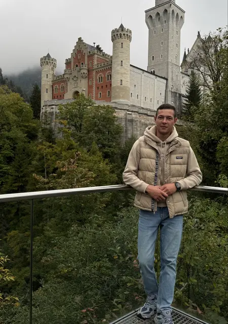 Я Владислав, 23, из Праги, ищу знакомство для открытые отношения