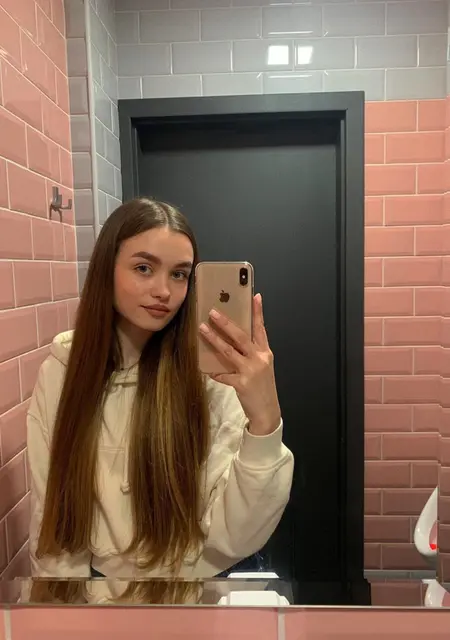 Я Ульяна, 22, из Киева, ищу знакомство для открытые отношения