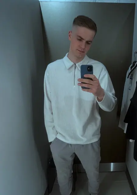 Саша из Варшавы, ищу на сайте знакомства без обязательств