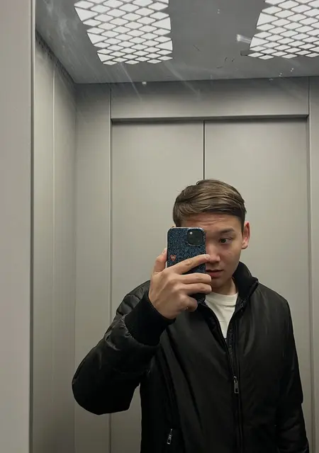 Я Адильбек, 18, знакомлюсь для открытые отношения в Экибастузе