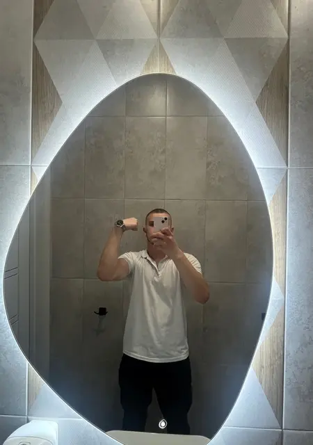 Я Игорь, 21 років, знайомлюсь на одну ніч у Алчевську