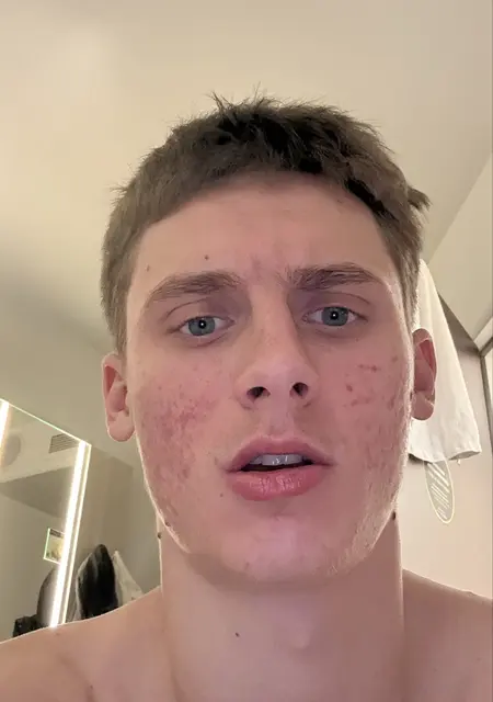 Я Саша, 19 років з Дніпра, шукаю знайомство для вірт