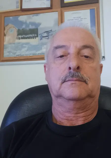 Я Валера, 62, из Холон, ищу знакомства без обязательств