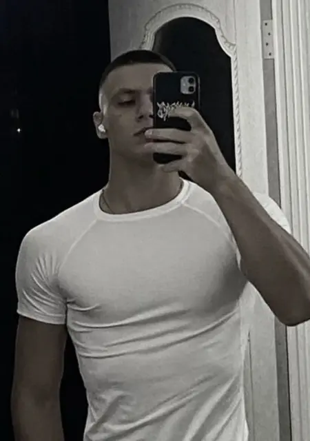 Илья из Гродно, ищу на сайте открытые отношения