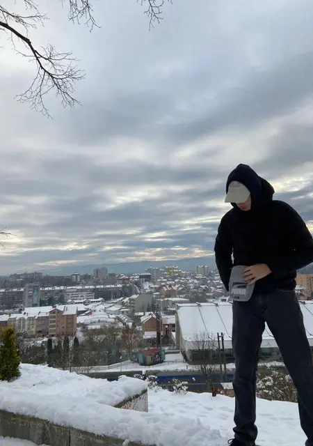 Я Ваня, 24, из Хмельницкого, ищу знакомство для общения