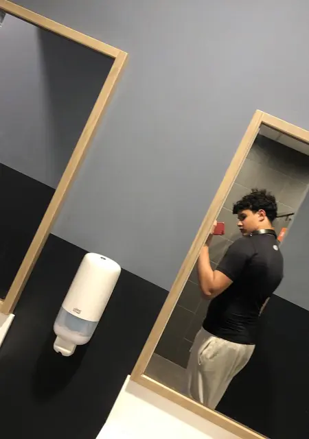 Я Hottboy, 18, из Эль-Пуэрто-де-Санта-Мария, ищу знакомства на одну ночь