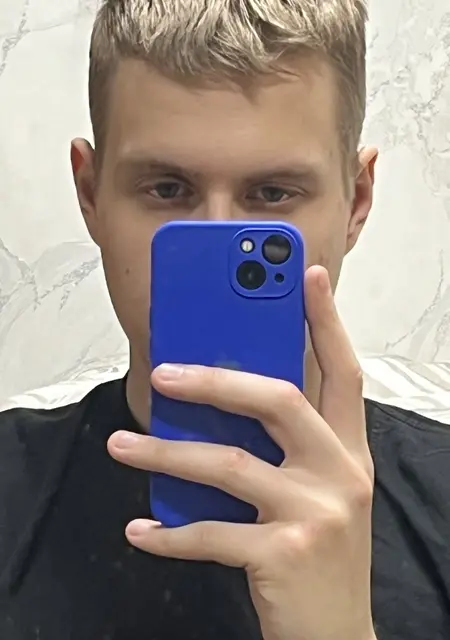 Я Ваня, 22, из Луганска, ищу знакомство для постоянных отношений
