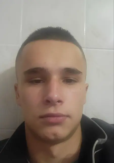 Я Назарій, 18, знакомлюсь для открытые отношения в Таллине