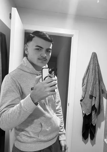 Nano из Малаги, мне 18, познакомлюсь на одну ночь