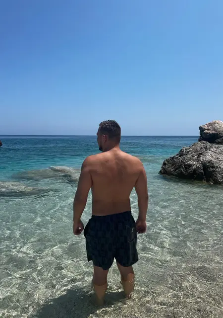 Дима из Анталии, мне 28, познакомлюсь на одну ночь