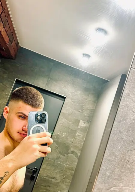 Даниил из Донецка, мне 21, познакомлюсь без обязательств