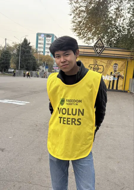 I'm Asan, 25, looking to meet for one-night stand in Croydon