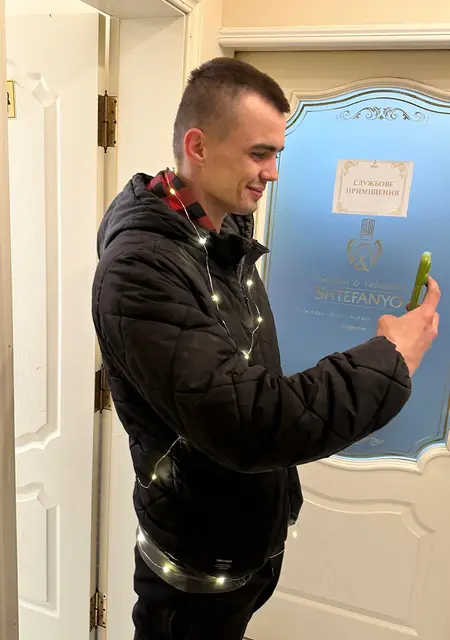 Я Богдан, 19 років з Ужгорода, шукаю знайомства на одну ніч