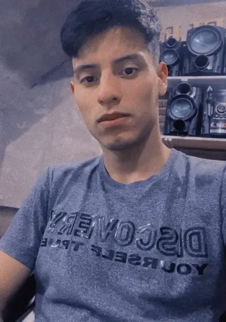 Ismael из Кильмес, мне 24, познакомлюсь на одну ночь