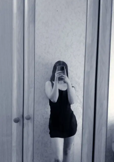 Я Света, 19, из Мариуполя, ищу знакомство для открытые отношения