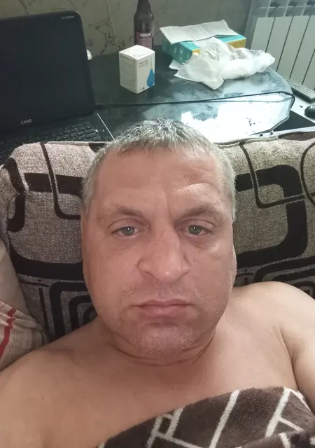 Роман из Макеевки, мне 37, познакомлюсь на одну ночь