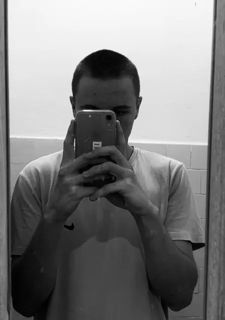 Александр из Тирасполя, ищу на сайте знакомства без обязательств