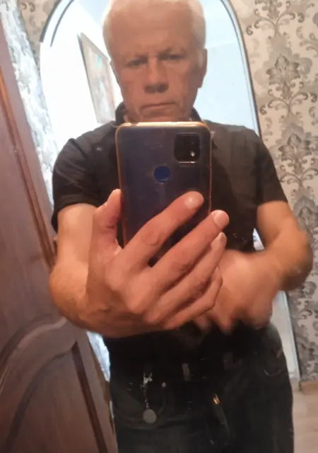 Анатолий из Гомеля, мне 64, познакомлюсь на одну ночь