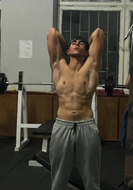 Said из Бишкека, мне 19, познакомлюсь на одну ночь