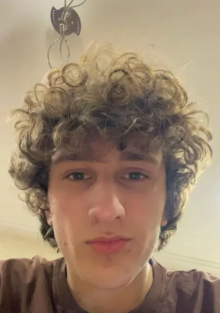 Я Ярослав, 18 років, знайомлюсь без зобов'язань у Донецьку