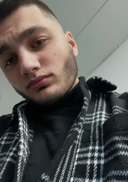 Я Лёша, 21, из Килии, ищу знакомства без обязательств