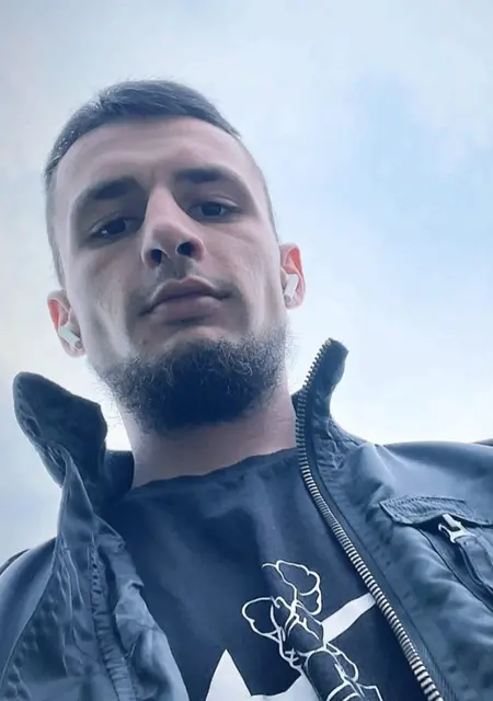 Я Руслан, 27, из Донецка, ищу знакомства без обязательств