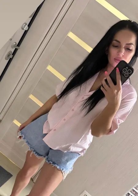 Анастасия из Амстердама, ищу на сайте общение