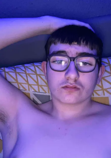 Alfie from Bargoed, 19 years old, ready to meet for virtual conversation