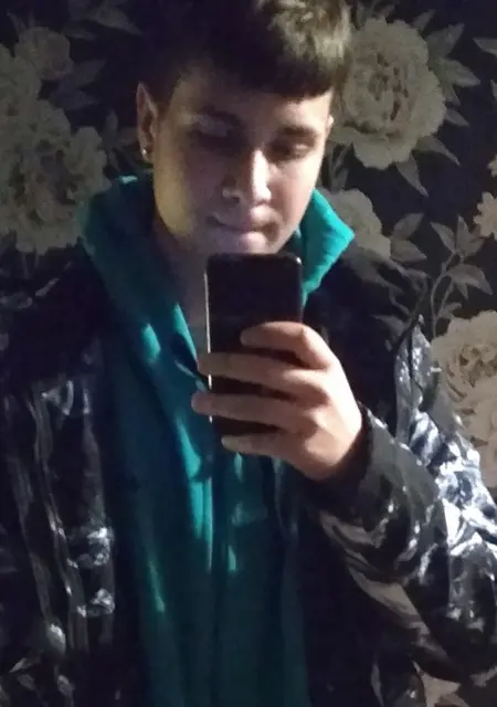 Alexey из Гомеля, мне 20, познакомлюсь на одну ночь