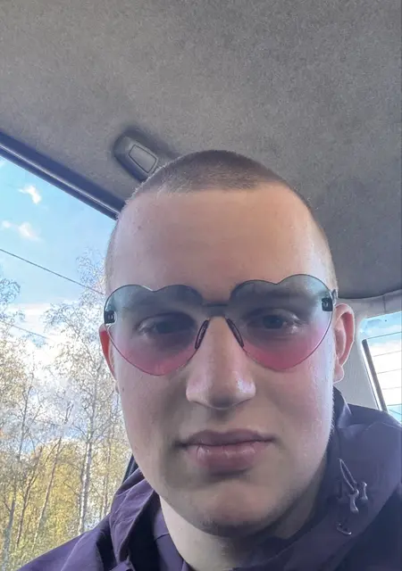 Максим из Цюриха, мне 26, познакомлюсь без обязательств