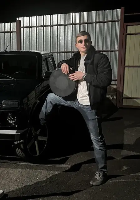 Narek из Еревана, ищу на сайте знакомства на одну ночь