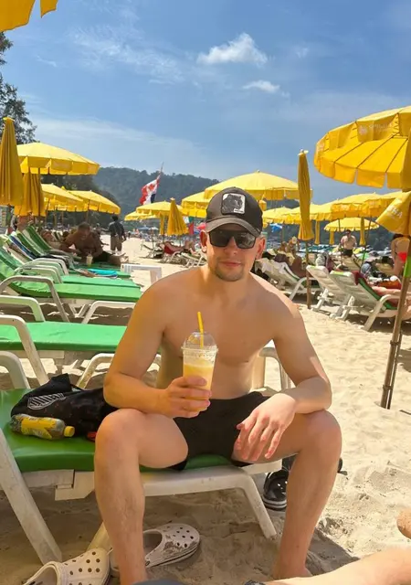 Даня из Пхукета, ищу на сайте вирта