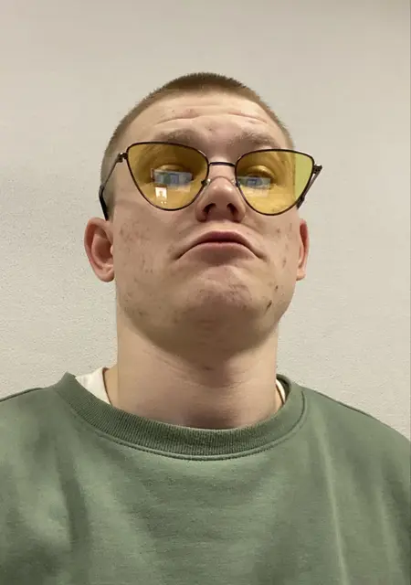 Стас из Полтавы, мне 19, познакомлюсь без обязательств