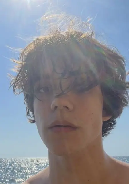 Артур из Браила, мне 18, познакомлюсь для вирта